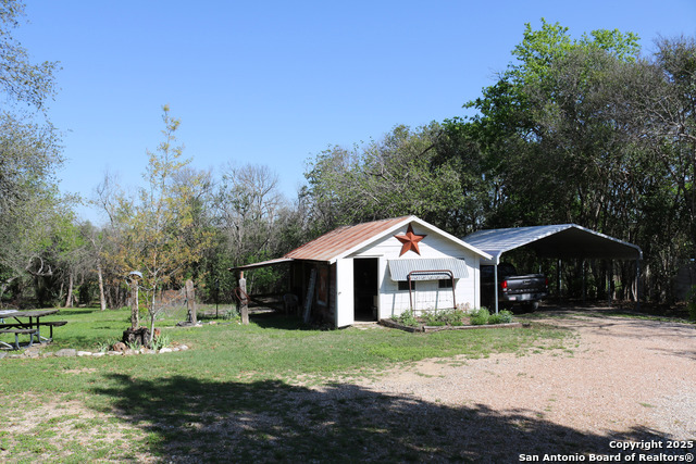 17245 Nacogdoches Rd Property Photo 7