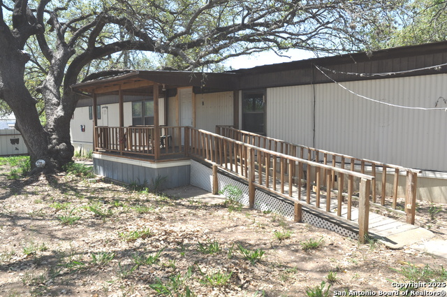 707 Devine Property Photo 3