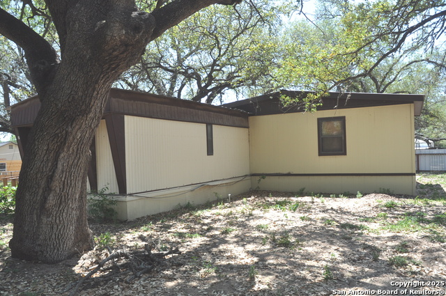 707 Devine Property Photo 8