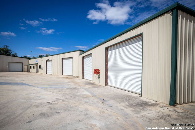 180 Spring Mountain Property Photo 3