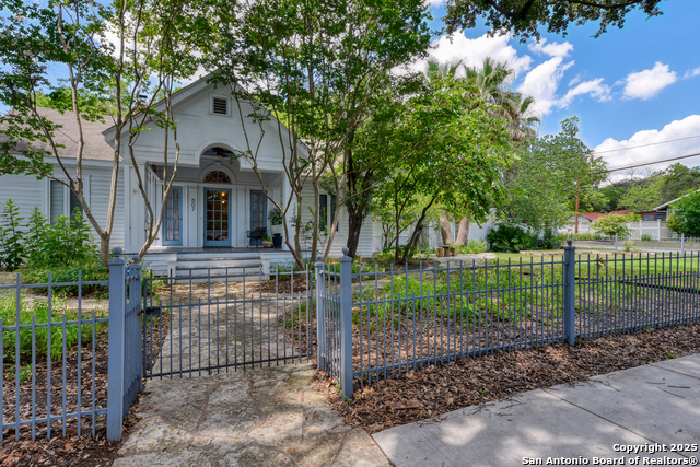 507 W Craig Property Photo