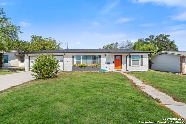 371 Sprucewood Ln Property Photo