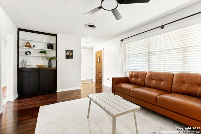 1232 Rivercrest Property Photo 1