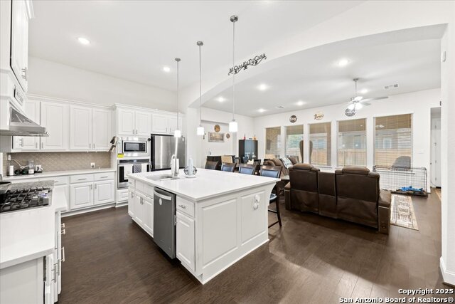 6957 Hallie Loop Property Photo 8