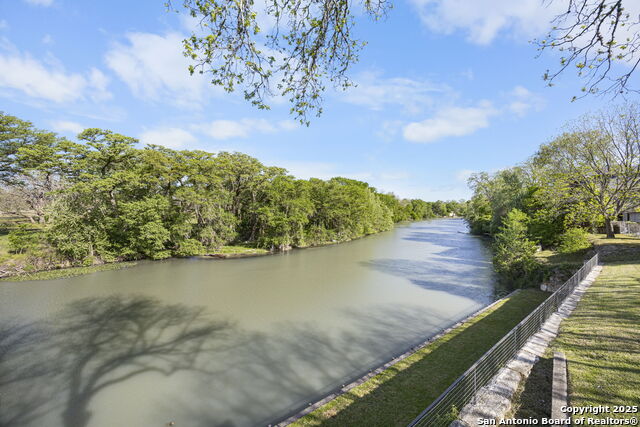 34 River Oak Property Photo 1