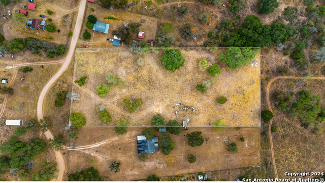 225 Marthas Property Photo 1