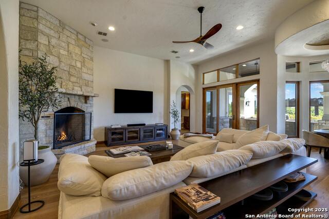 307 Augusta Property Photo 14