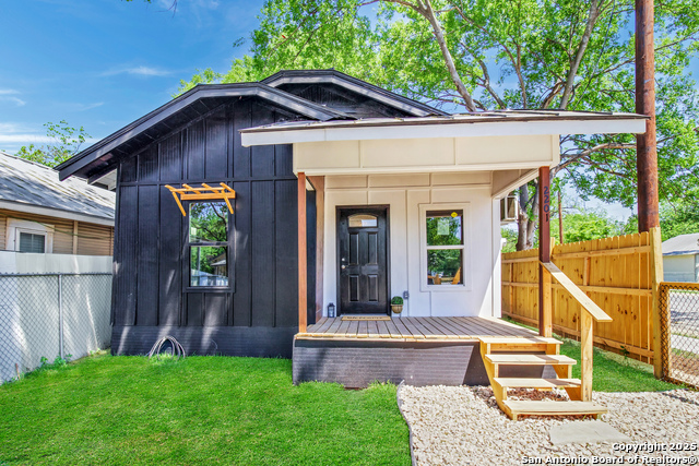 2201 San Fernando Property Photo