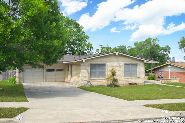 3819 Longridge Property Photo