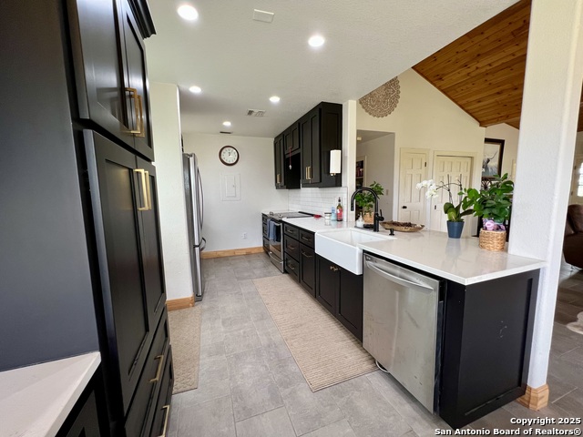 545 Highgate Dr. Property Photo 3