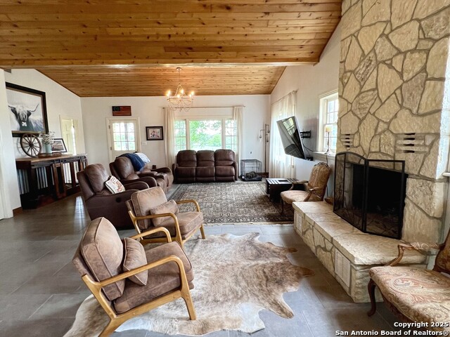 545 Highgate Dr. Property Photo 8