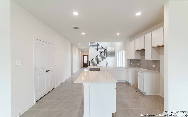 8843 Grey Elm Property Photo 9