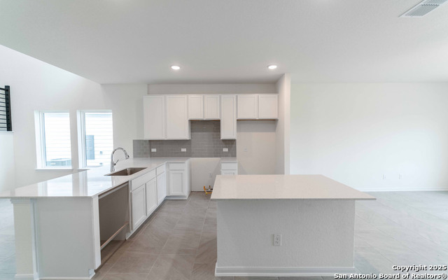 8843 Grey Elm Property Photo 10