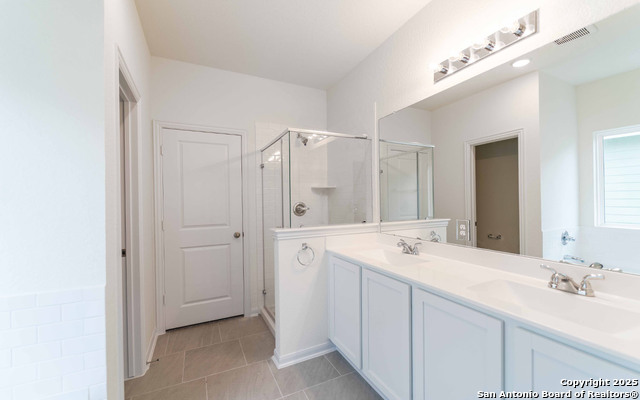 8843 Grey Elm Property Photo 14