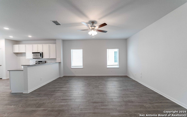 8811 Grey Elm Property Photo 3