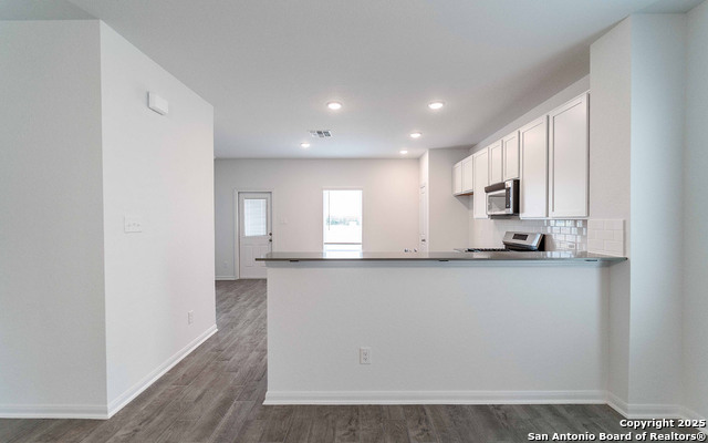 8811 Grey Elm Property Photo 5