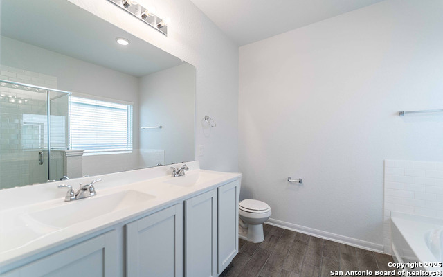 8811 Grey Elm Property Photo 10