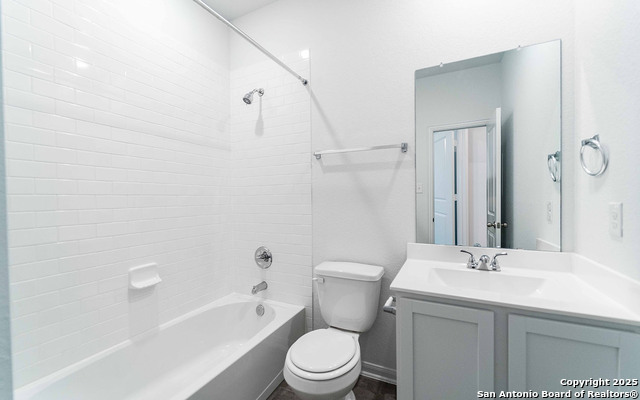 8811 Grey Elm Property Photo 13