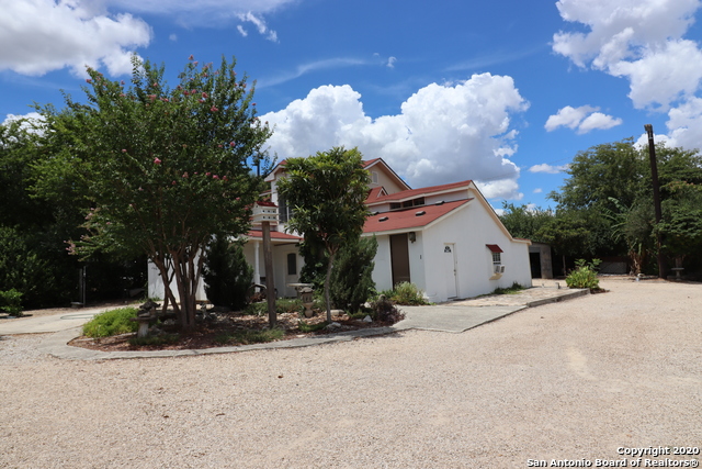 13915 Interstate 35 Property Photo 6