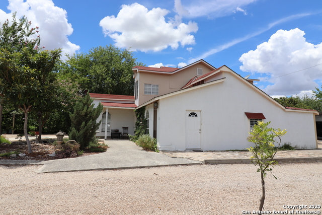13915 Interstate 35 Property Photo 8
