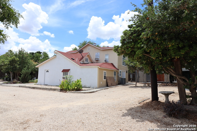 13915 Interstate 35 Property Photo 10