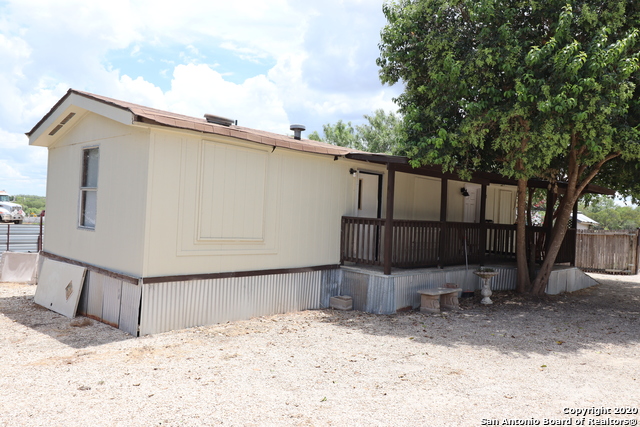 13915 Interstate 35 Property Photo 13