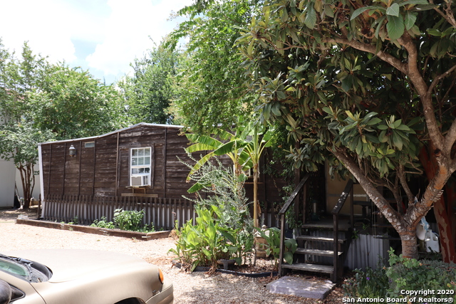13915 Interstate 35 Property Photo 15