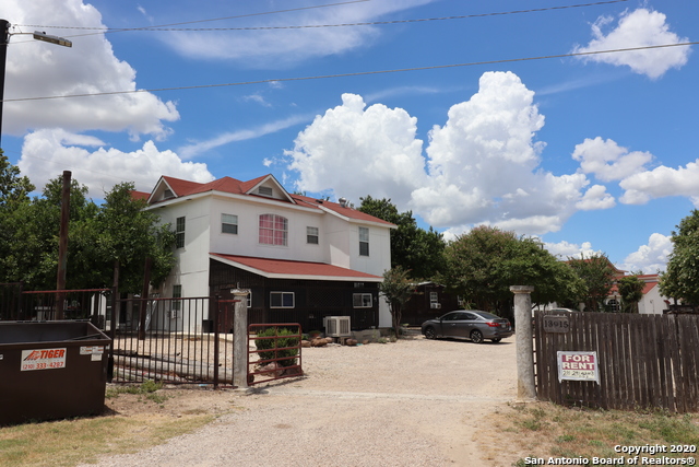 13915 Interstate 35 Property Photo 16