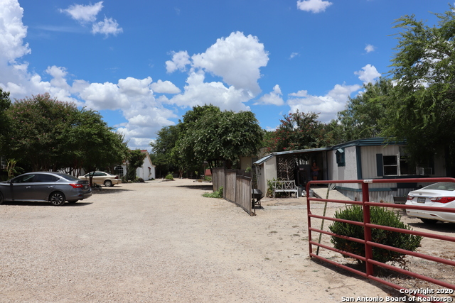13915 Interstate 35 Property Photo 20