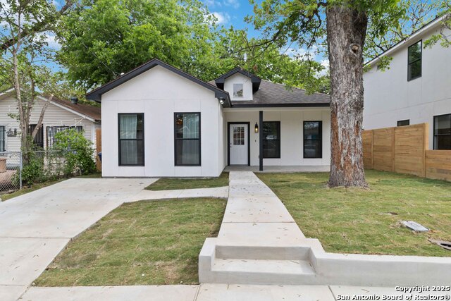 239 Carle Ave Property Photo