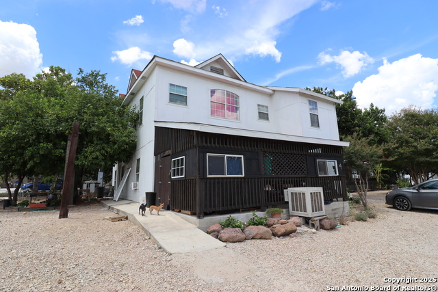 13915 Interstate 35 Property Photo 5