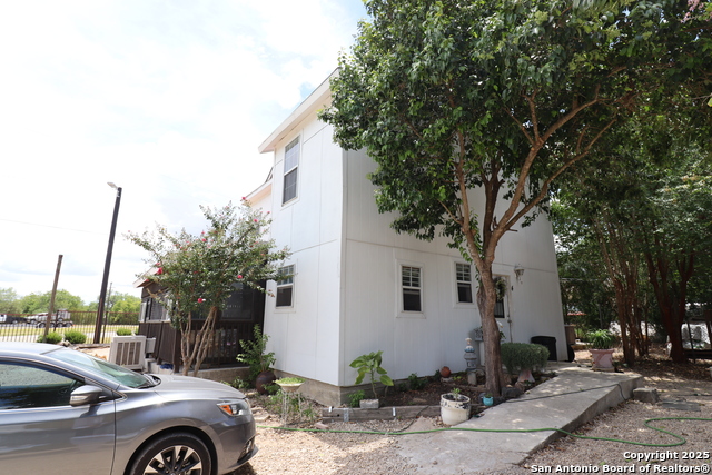 13915 Interstate 35 Property Photo 7