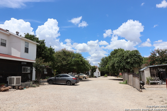 13915 Interstate 35 Property Photo 20