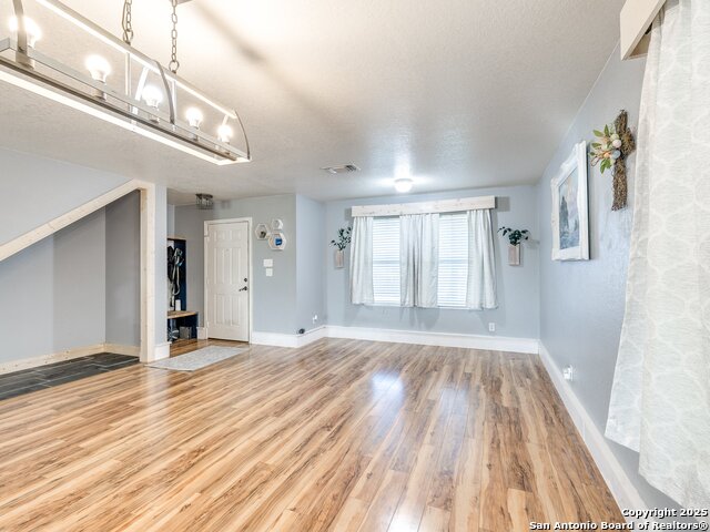 689 Northgap Property Photo 4