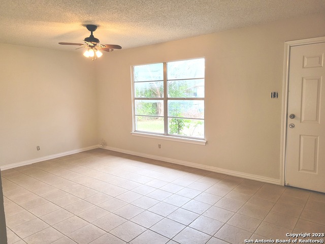 302 Zabra Property Photo 6