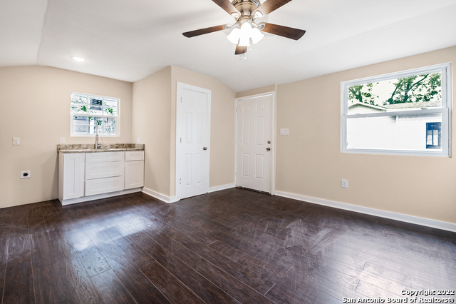 1537 Alhambra Property Photo 14