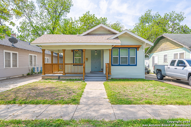 1734 W Kings Hwy Property Photo