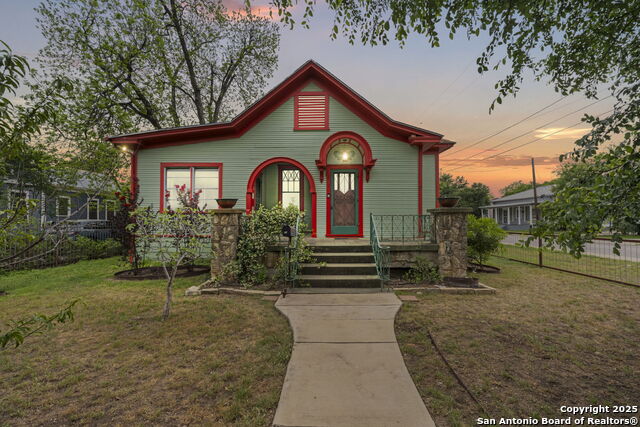 302 Leigh Property Photo