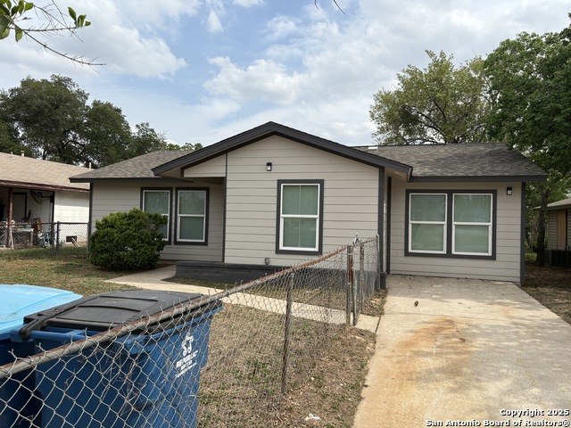 606 Crockett Property Photo