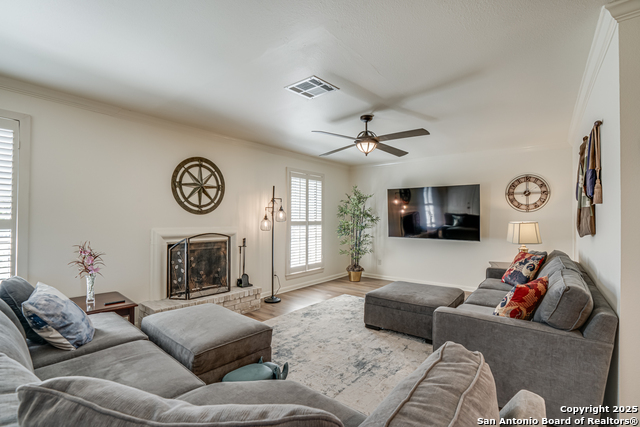 2611 Eisenhauer Road Property Photo