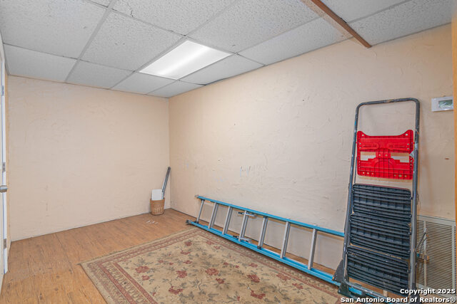 1017 E Kingsbury St Property Photo 4