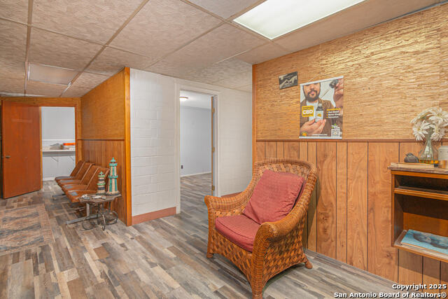 1017 E Kingsbury St Property Photo 6
