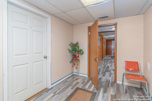 1017 E Kingsbury St Property Photo 7