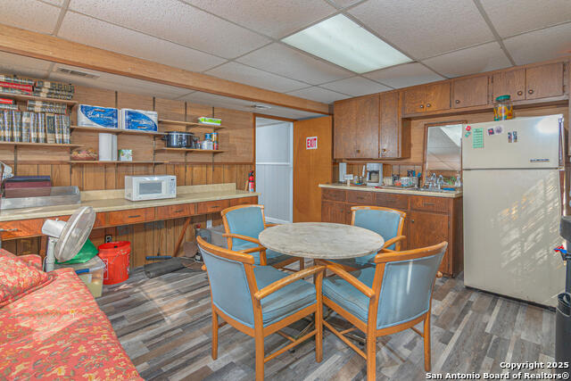 1017 E Kingsbury St Property Photo 11