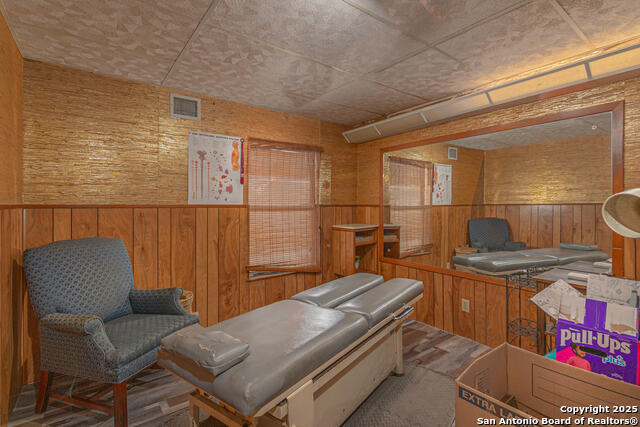 1017 E Kingsbury St Property Photo 25