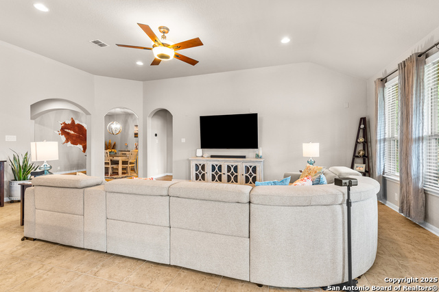 917 Miraflores Property Photo 14