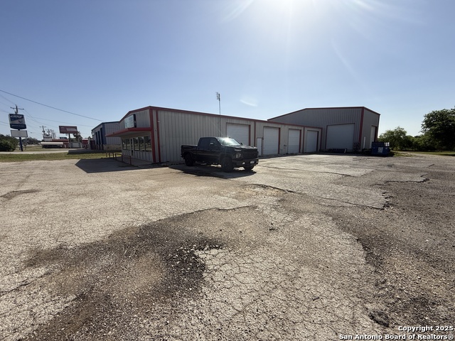 1237 W Oaklawn Property Photo 4