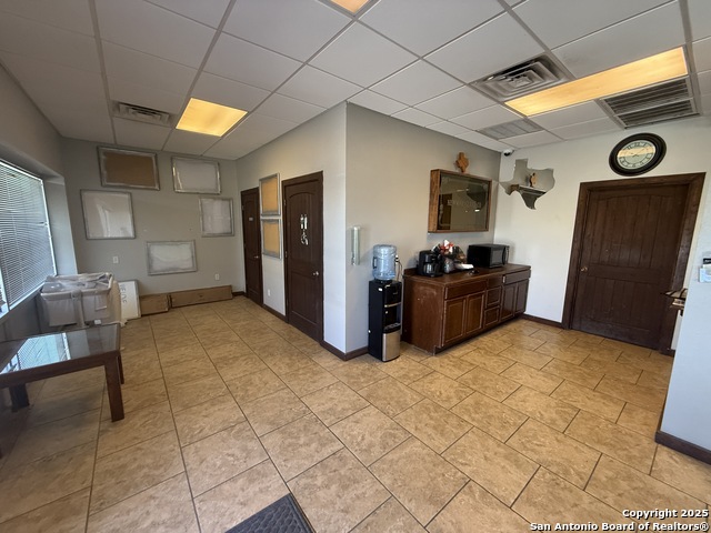 1237 W Oaklawn Property Photo 11