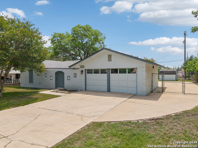 5822 Bennington Property Photo 42