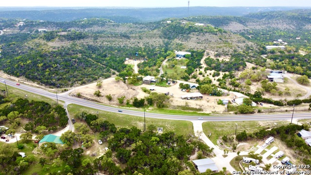 1340 Hinch Property Photo 3